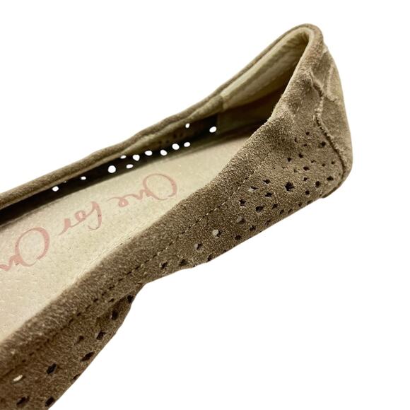 Toms Beige Taupe Casual Flats Boho Slip On Loafers Laser Cut Outs Shoes sz 8 - Picture 8 of 16